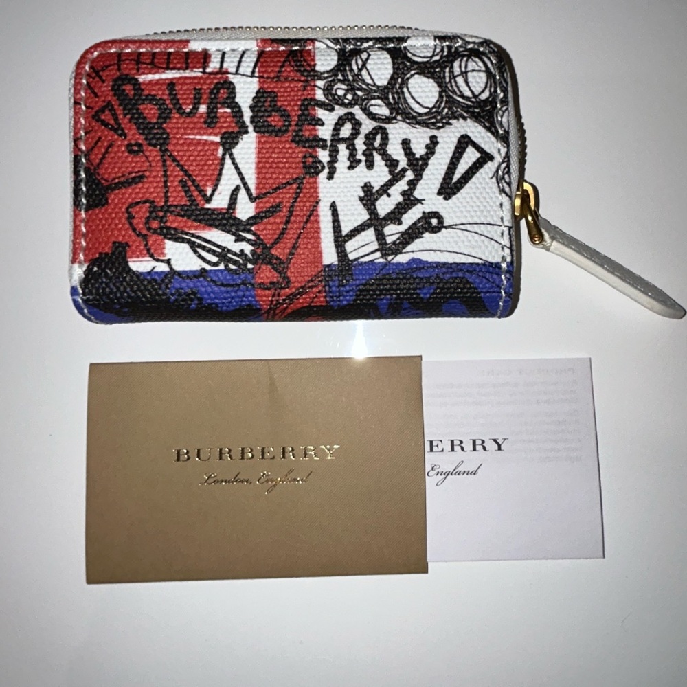 Burberry Wallet 🇬🇧 - Union Jack Graffiti Design, Never Used